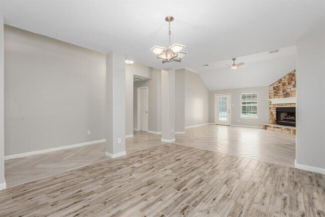 Building Photo - 12830 Point Aquarius Blvd