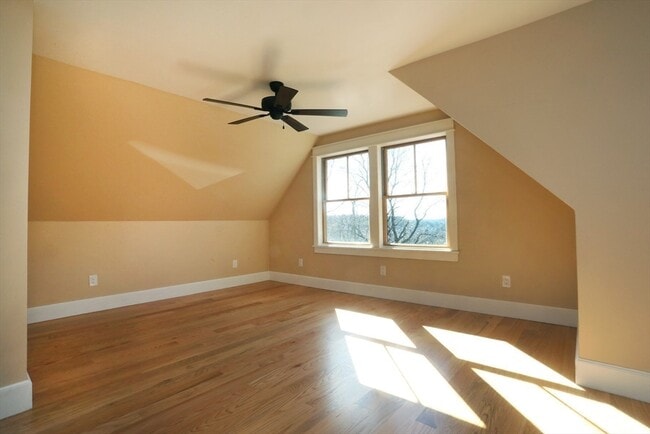 Building Photo - 12 Warren Ave