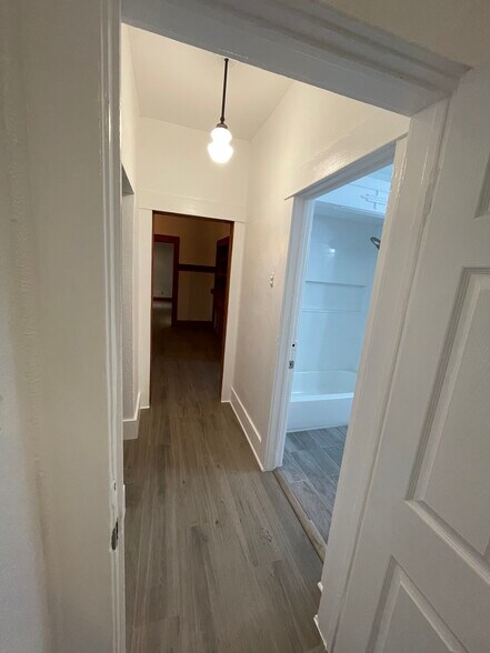 Building Photo - 1824 1/2 Arapahoe S