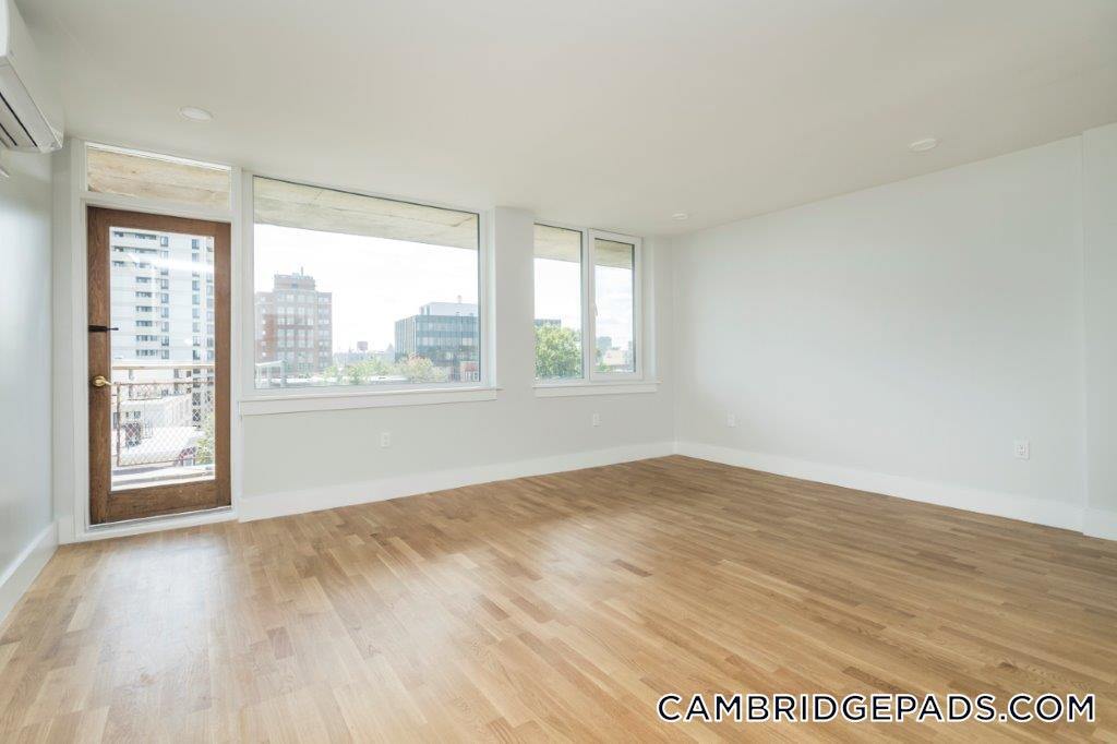 Building Photo - 334 Harvard St