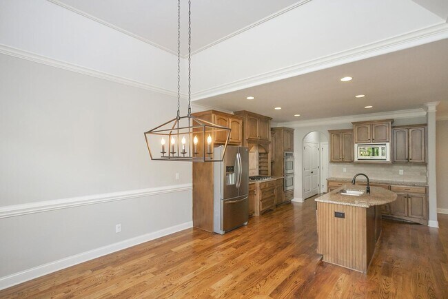 Building Photo - 7002 Brindle Ridge Way