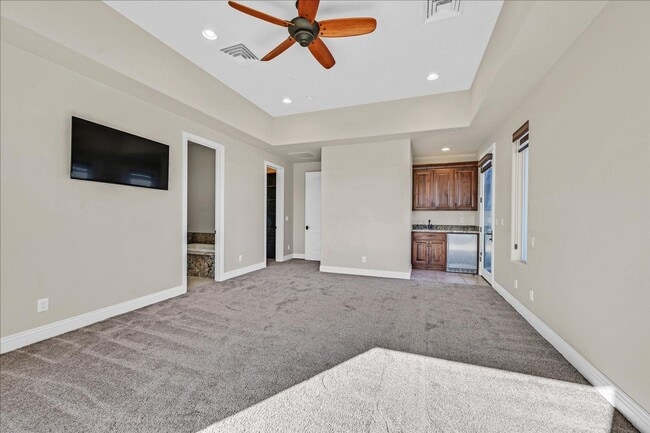 Building Photo - Custom Luxury Home with Strip and Mountain Views!