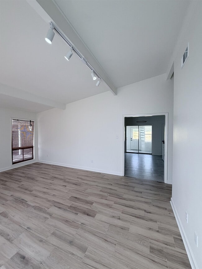 Building Photo - 5136 Warfield Dr