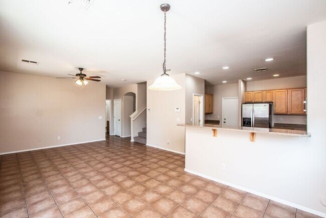 Building Photo - 5Bedroom/3Bath San Tan Vally Home!