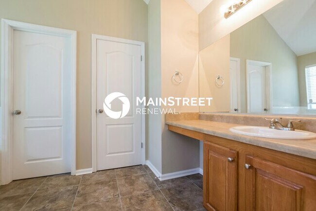 Building Photo - 4 Bedroom Pet-Friendly Home in Hampton, GA...