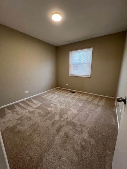 Building Photo - 180 Betty Ct