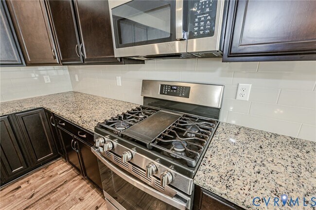 Building Photo - 18353 Palisades Ct