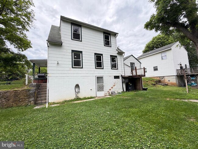Building Photo - 316 Antietam Dr