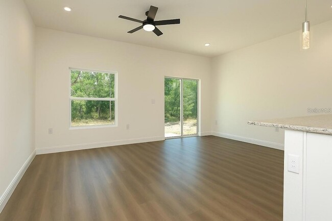 Building Photo - 9002 Glenarm Way
