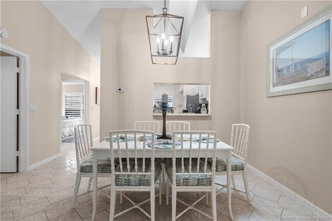 Building Photo - 1544 SW Silver Pine Way