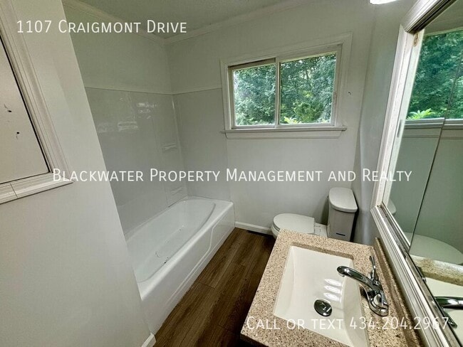 Building Photo - 1107 Craigmont Dr