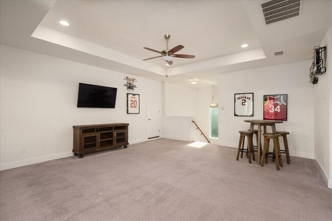 Building Photo - 625B Las Colinas Dr