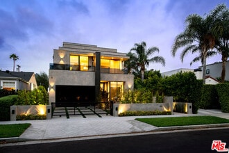 Building Photo - 434 Flores St