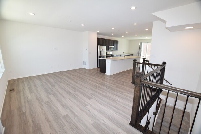 Building Photo - 2945 Showplace Dr