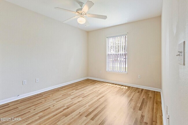 Building Photo - 1203 Lighthouse Rd