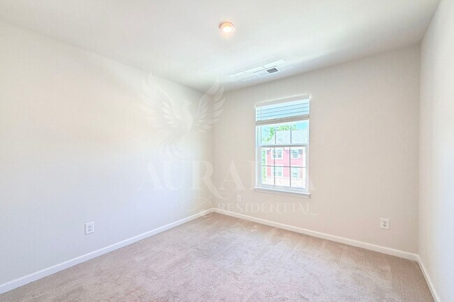 Building Photo - 428 Cross Country Way