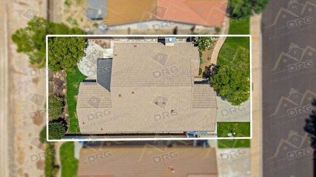 Building Photo - 2713 Mozart Dr