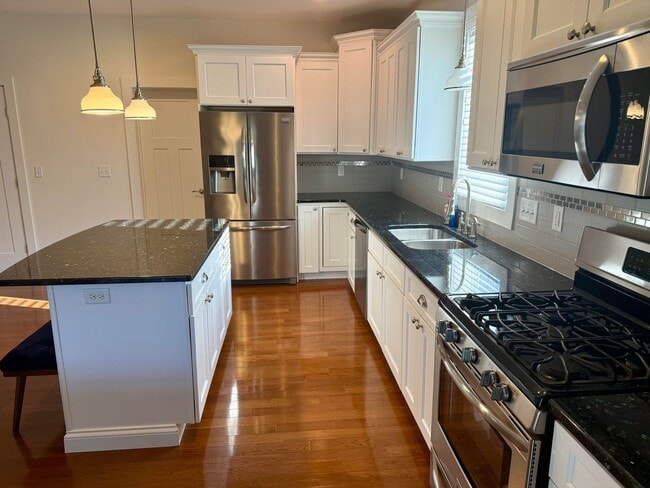 Building Photo - Impeccably maintained, custom-built home located in the sought-after Bay Breeze Estates community.