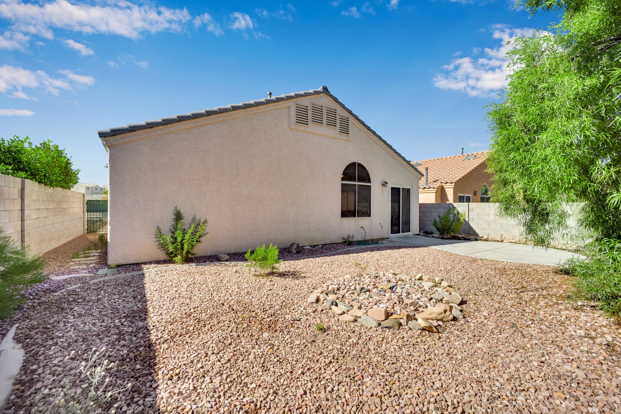 Building Photo - 1542 Misty Sky Dr