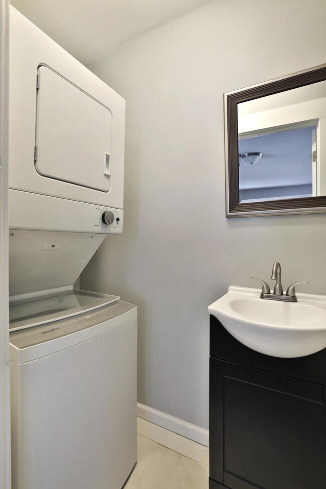 Building Photo - 1416 S Ohio Ave