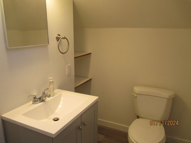 Building Photo - Cute 2 Bed 1 Bath Duplex in Puyallup