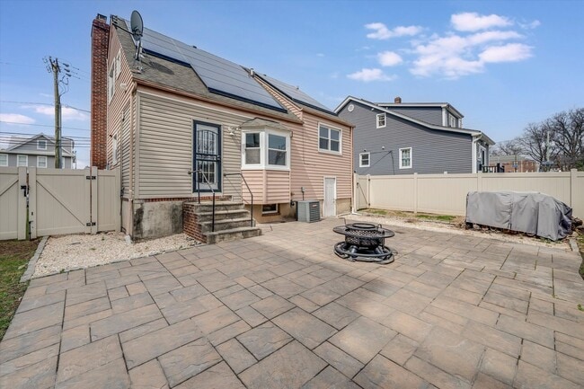 Building Photo - Entire House Rental