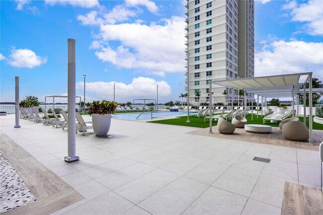 Building Photo - 770 Claughton Island Dr