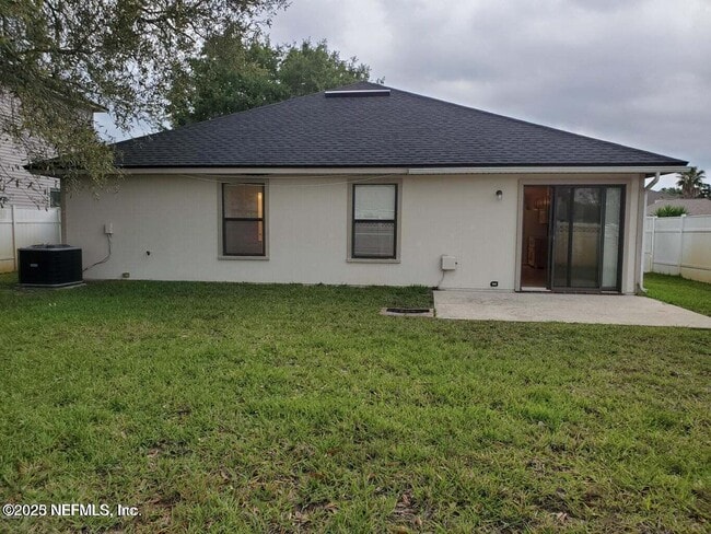 Building Photo - 1058 Waterfall Dr
