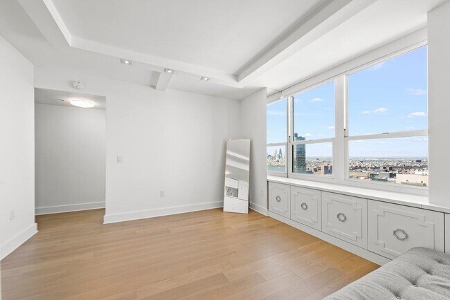 Building Photo - 88 Morgan St