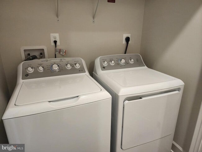 Building Photo - 2111 Collington Pl