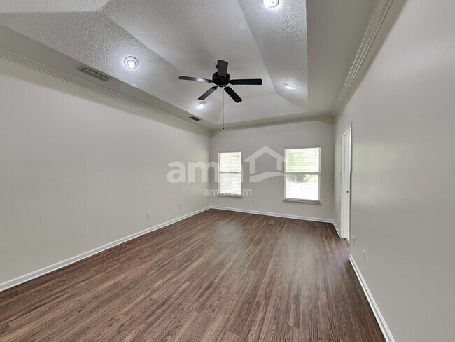 Building Photo - 1347 Ivyhedge Ave