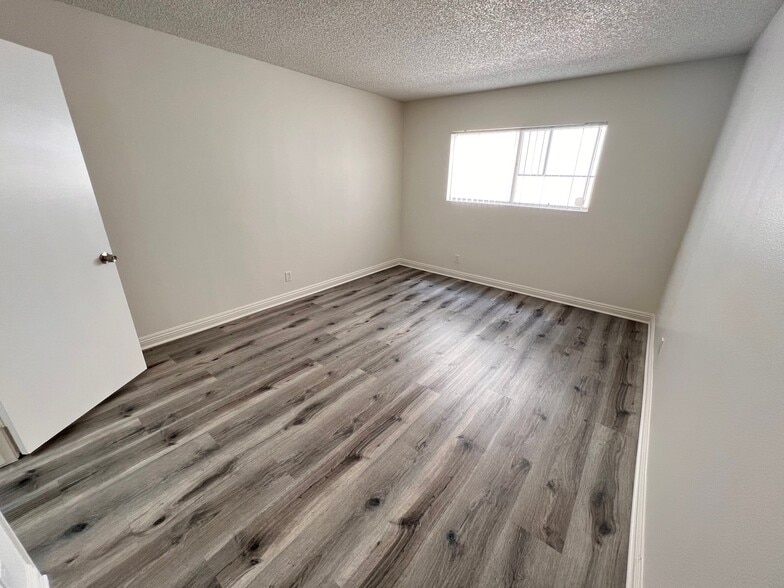 Building Photo - 4648 Fulton Ave