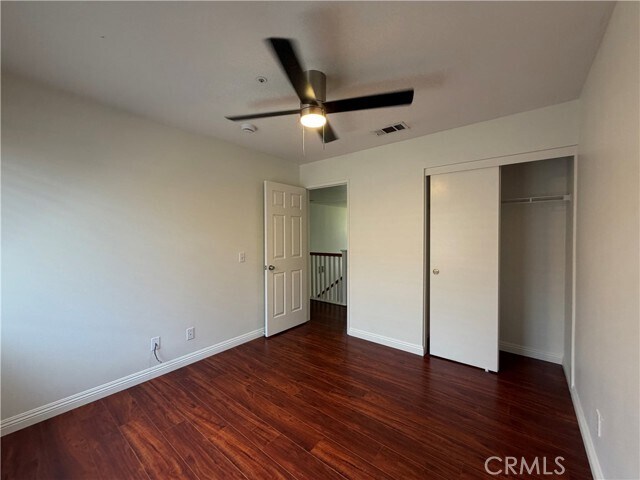 Building Photo - 5569 Hunt Club Dr