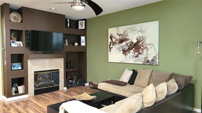 Building Photo - 162 Crystal Oak Dr