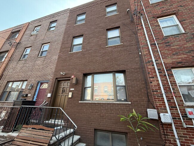 Building Photo - Newly Renovated Triplex East Passyunk
