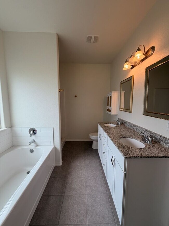 Building Photo - Beautiful 3BR/2BA House in Centerton with 2-Car Garage