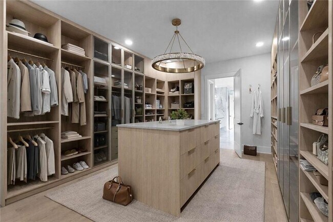 Building Photo - 407 Thunder Rd