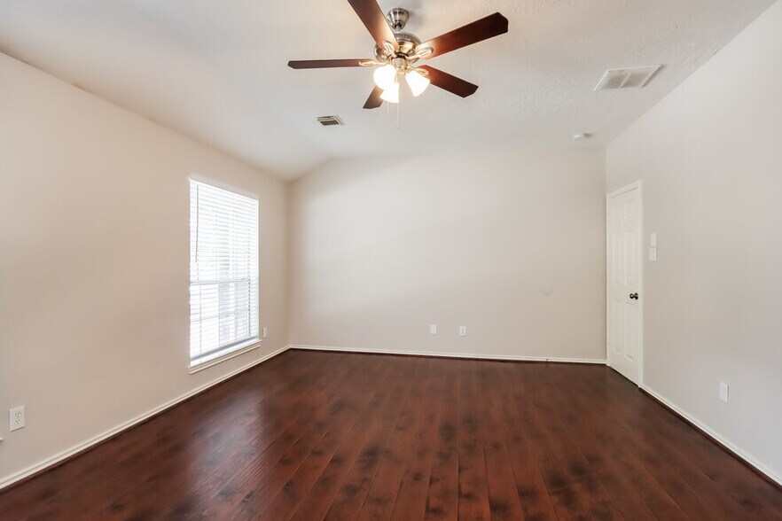 Building Photo - 18607 Timbers Dr