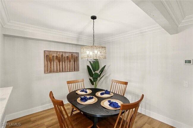 Building Photo - 7300 Glenmoor Ln