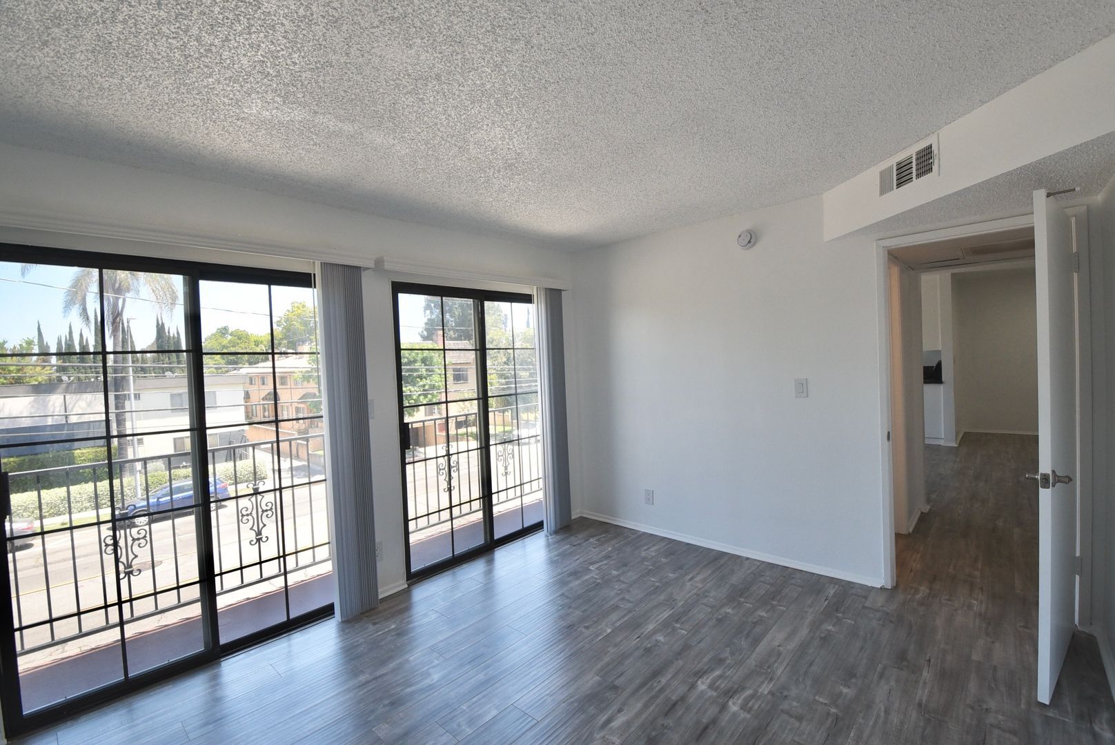 Building Photo - 5921 Whitsett Ave