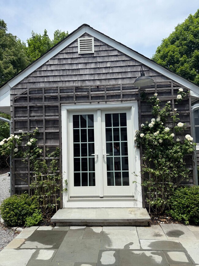 Building Photo - 144 Powell Ave