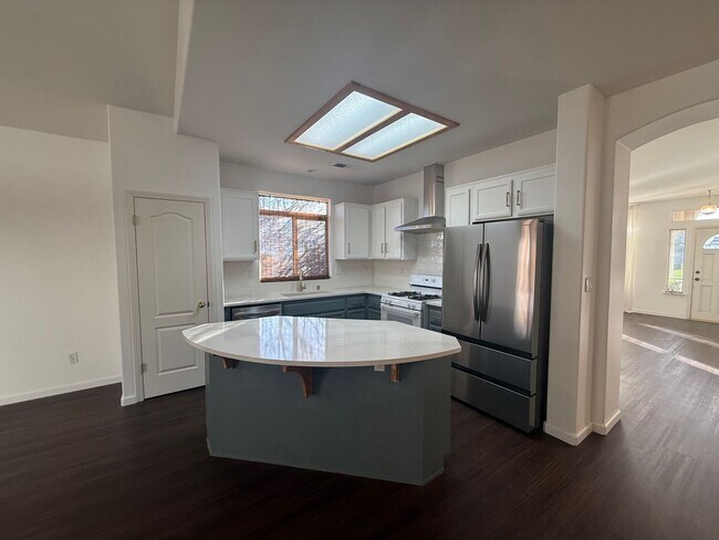 Building Photo - Spacious 4-Bedroom Corner Home MOVE IN SPECIAL