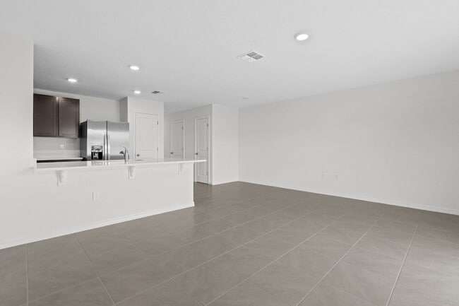 Building Photo - "Spacious 3-Bedroom Townhouse in Ocala with 2.5 Baths and 1505 Sq Ft – Your Perfect Rental Retreat!"