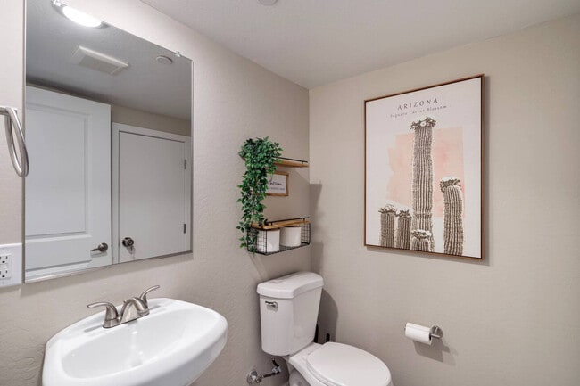 Building Photo - 16601 N Parkview Pl