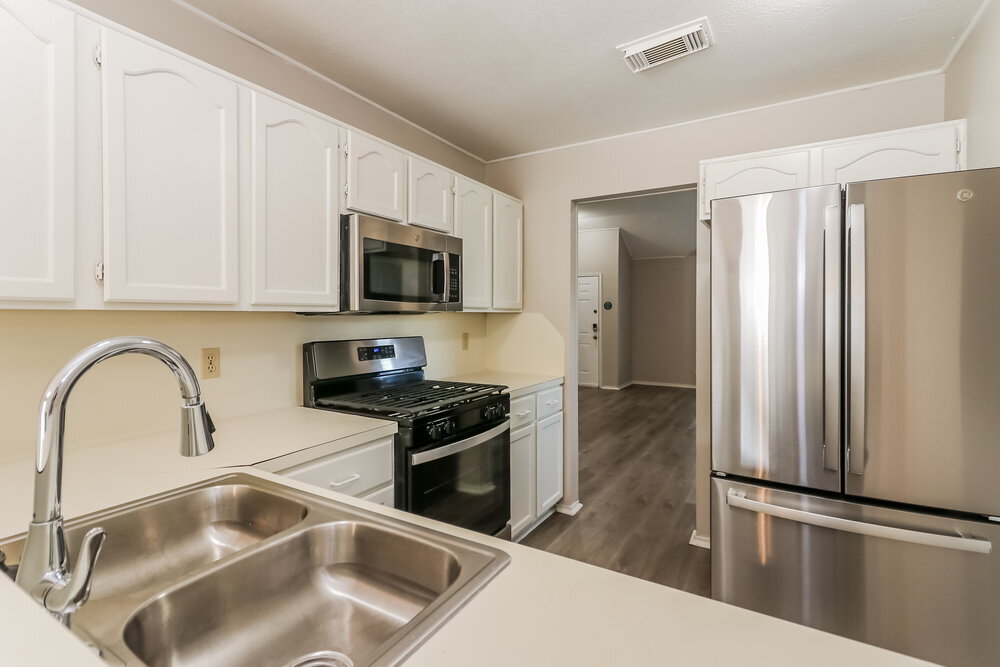 Building Photo - 1034 Canterbury Dr