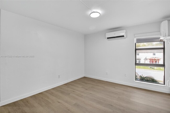 Building Photo - 1600 S Le Jeune Rd