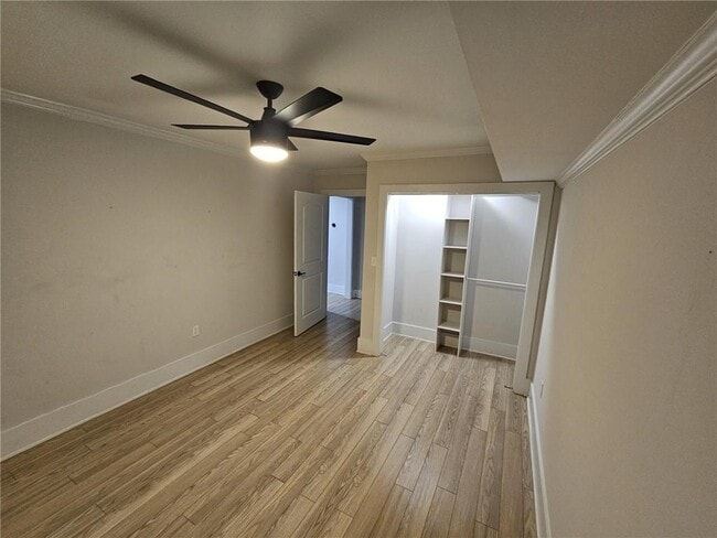 Building Photo - 1129 Graymont Dr SW