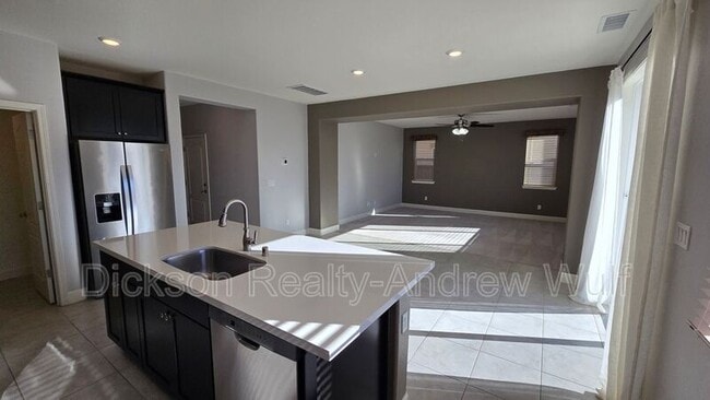 Building Photo - 2149 Neuer Dr