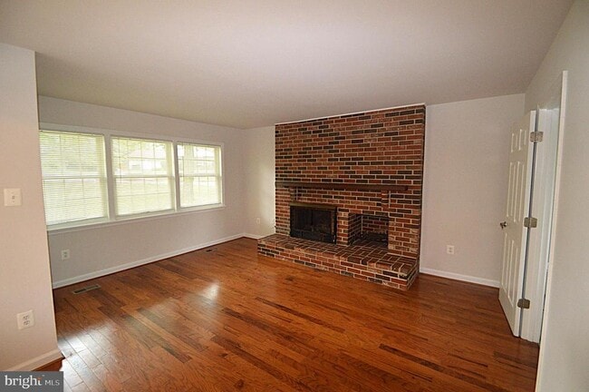 Building Photo - 13145 Melville Ln