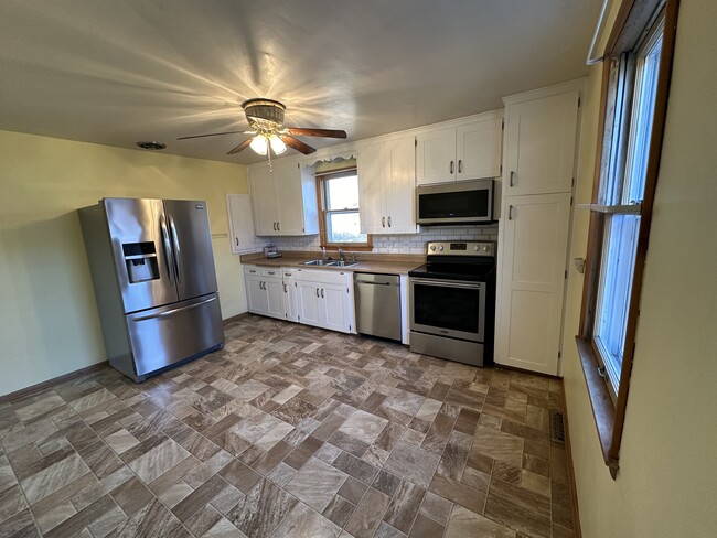 Kitchen - 2106 Arizona Ave